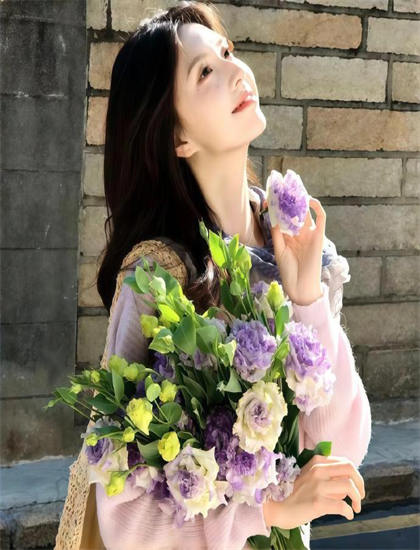 表演艺术解析：《小薇小芙看见一头熊》的彩蛋的隐藏惊喜与粉丝福利 感受表演的情感力量