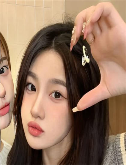 《一梦十七年》剪辑手法教育分析：节奏把控与转场技巧探讨，中文字幕